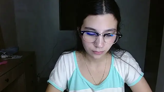 mia  lopez  online show from July 31, 4:46 am
