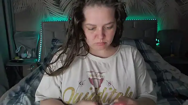 uliastar online show from April 22, 6:32 am