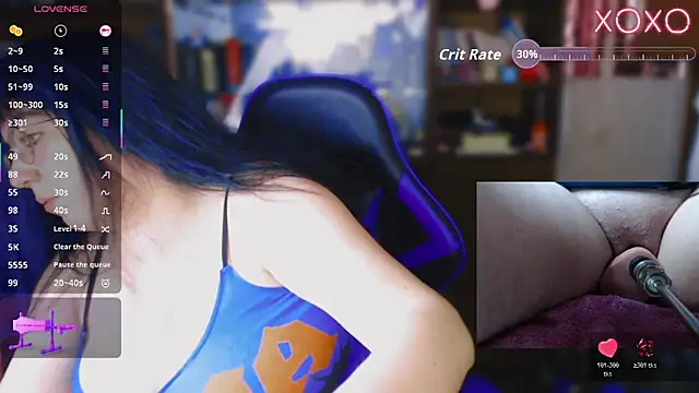 Snapshot of LeonaHarrison chatting on October 25, 10:34 am LeonaHarrison online show from October 25, 10:34 am