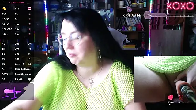 Snapshot of LeonaHarrison chatting on October 9, 3:10 am LeonaHarrison online show from October 9, 3:10 am