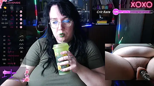 Snapshot of LeonaHarrison chatting on October 10, 5:01 am LeonaHarrison online show from October 10, 5:01 am