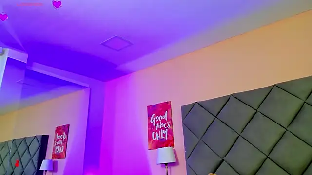 TaylorEvanss online show from November 23, 11:45 am