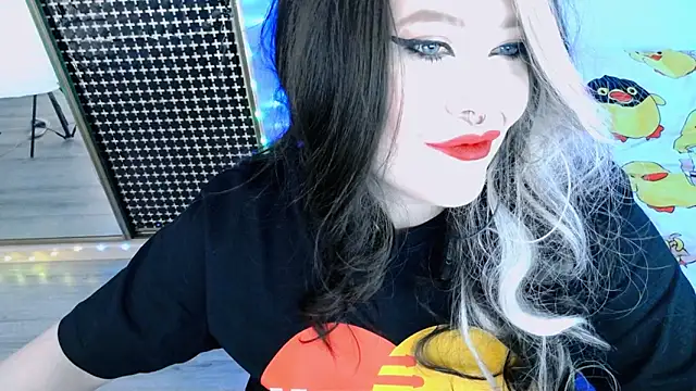 wickedxqueen online show from April 7, 5:42 am