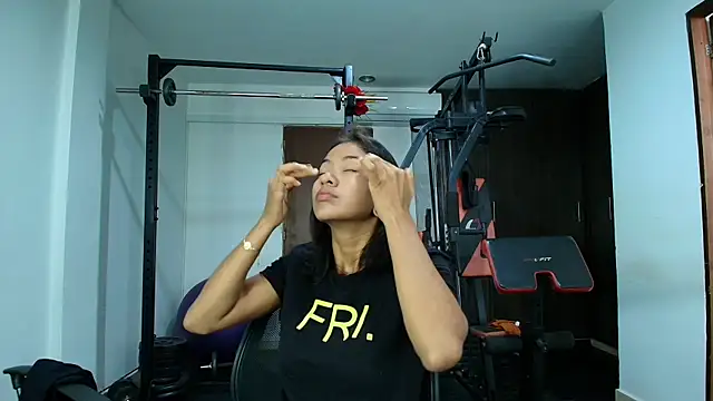 JuliKim  online show from September 12, 1:29 pm