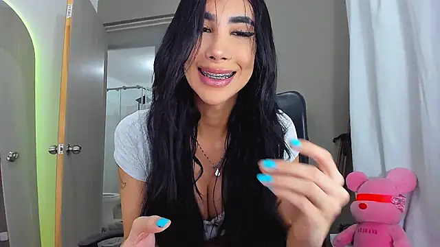 GarciaMilu online show from December 1, 5:22 am