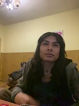 calliemaggotbone online show from April 8, 6:54 pm