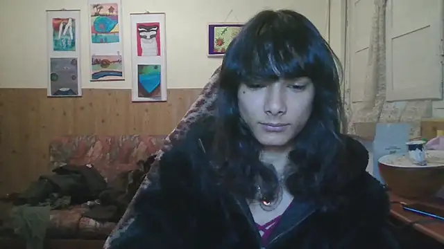 calliemaggotbone online show from November 30, 7:34 am