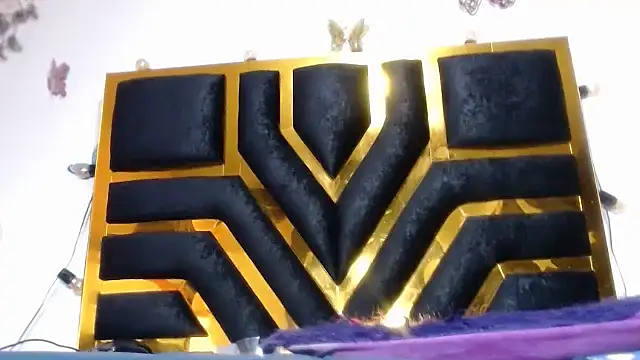 Helennahot online show from April 10, 6:36 pm