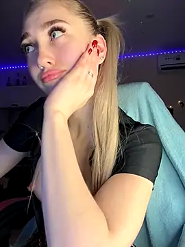 Good  Girl  online show from September 28, 6:35 pm