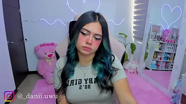 CuteDani  online show from February 27, 1:33 pm