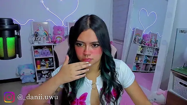 CuteDani  online show from May 1, 7:33 am