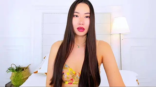 NaomiYuu online show from February 17, 2:33 am