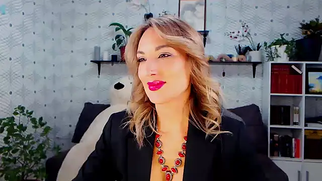 MillaXQueen online show from November 29, 3:05 pm