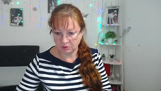 VanessaHotts online show from October 13, 4:59 am