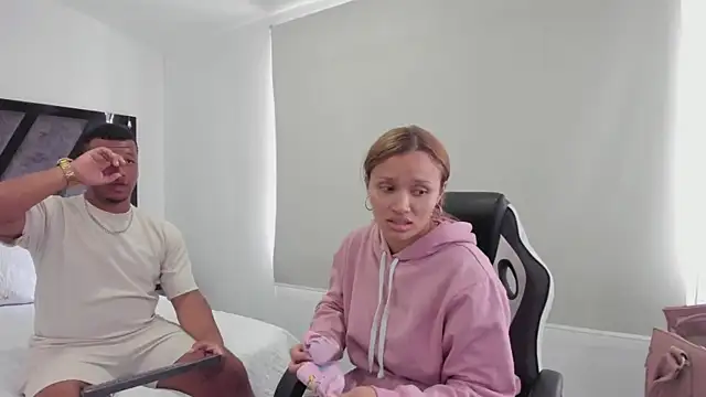 AnnieAndStefan online show from March 11, 2:31 pm