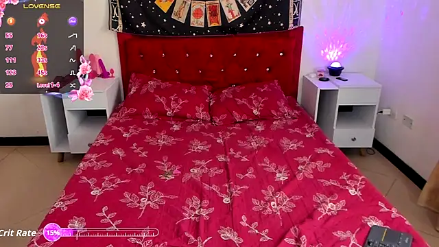 luna del rey  online show from September 19, 4:50 pm