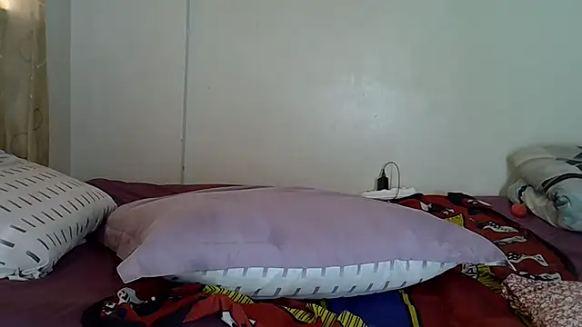 AddictiveAssCurves online show from April 5, 11:42 am