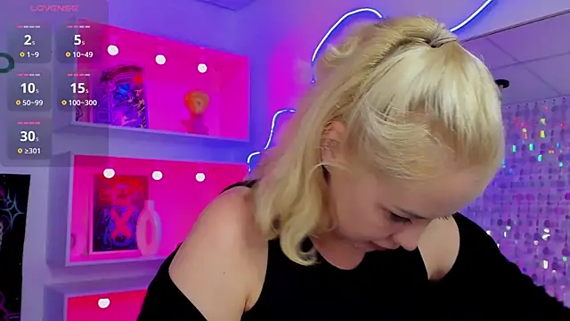 StephanieSweety online show from July 14, 5:28 pm