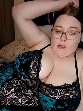 Sexycurvyemilyy online show from March 15, 10:34 pm