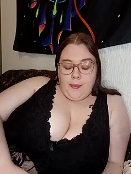 Sexycurvyemilyy online show from March 24, 10:04 pm