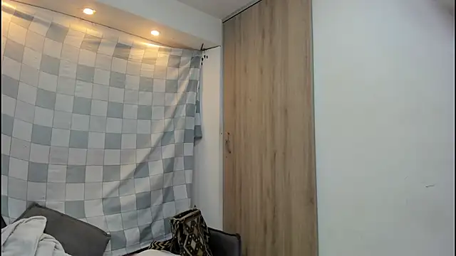 Mhelanny2 online show from November 20, 8:10 pm