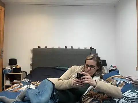 Madame Callie online show from March 19, 1:59 pm