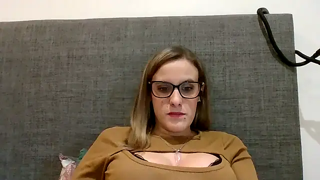 Madame Callie online show from January 18, 3:52 pm
