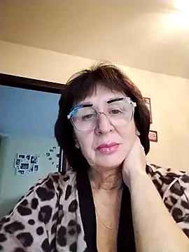 Snapshot of AlbinaXPretty chatting on October 20, 6:16 am AlbinaXPretty online show from October 20, 6:16 am