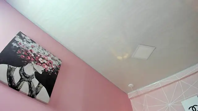 dolly zoe online show from December 5, 4:45 am