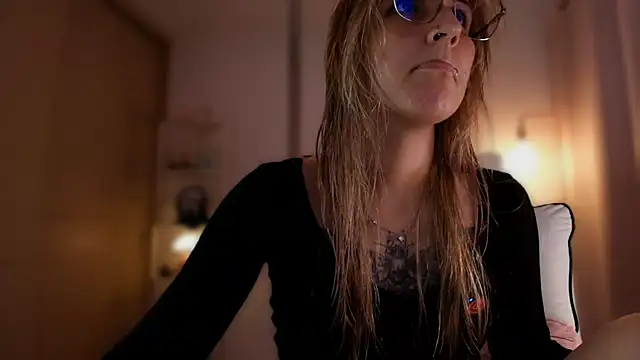 Dakotaa  online show from June 22, 2:49 am