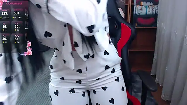 JuicyJess online show from November 5, 8:47 pm