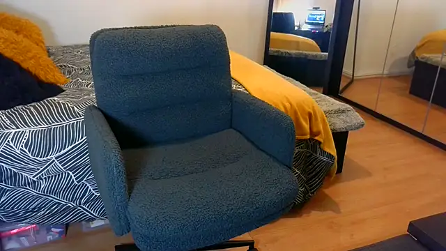 sarametisse26 online show from January 14, 7:13 am