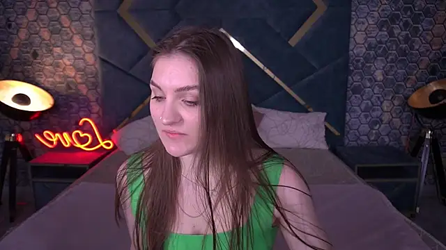 EmmyCharmm online show from February 25, 7:07 am