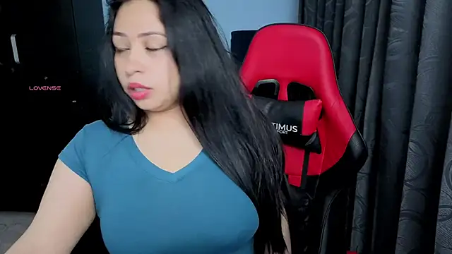 Snapshot of charlotee_lovee69 chatting on October 3, 3:22 am charlotee lovee69 online show from October 3, 3:22 am