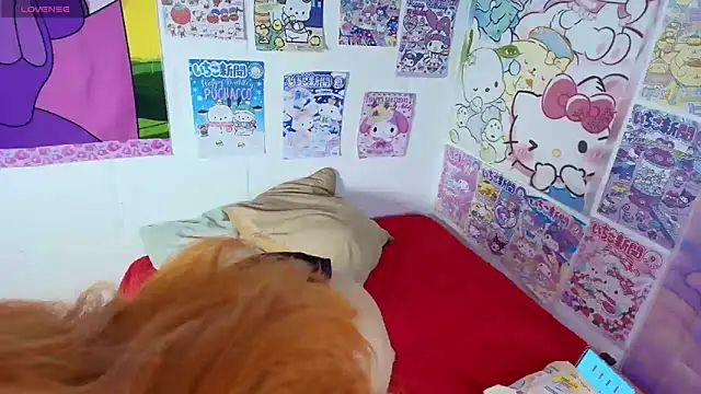 Cloe Leee online show from April 22, 5:48 am