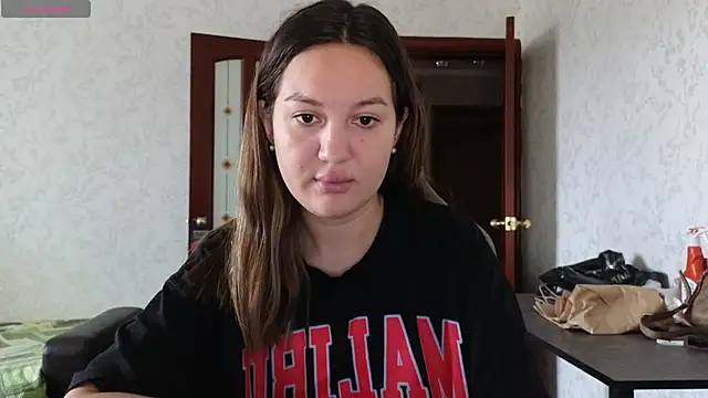 Nelly Fischer online show from April 14, 7:30 am