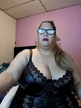 EllisW8 online show from February 3, 11:04 am