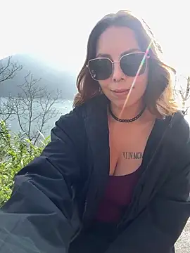 Mia Railey online show from March 12, 2:42 pm