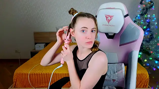 Cowell Adelina online show from December 22, 9:56 am