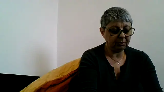 roseblak42 online show from February 25, 1:53 pm