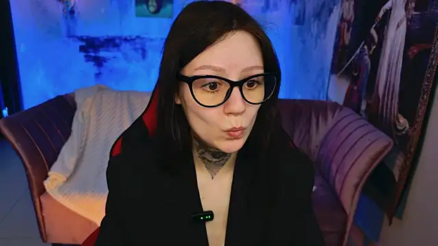 VeliraBraitberg online show from April 19, 12:05 pm