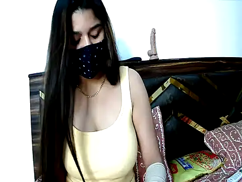 Gloie4u online show from April 18, 7:07 pm