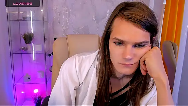 Snapshot of Will_Will_ chatting on October 22, 6:29 am Will Will online show from October 22, 6:29 am