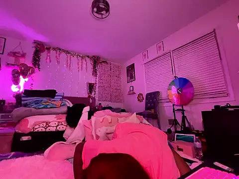 VixenCapri online show from January 8, 2:04 am