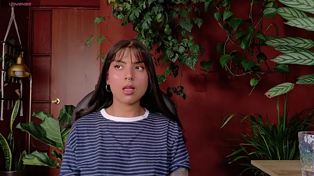 Yeriawaddell  online show from June 2, 10:22 pm