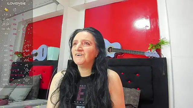 Snapshot of Andrefoxx_ chatting on October 21, 3:21 am Andrefoxx online show from October 21, 3:21 am