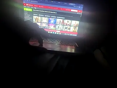 Snapshot of Brooke-lynn chatting on October 18, 3:20 am Brooke-lynn online show from October 18, 3:20 am