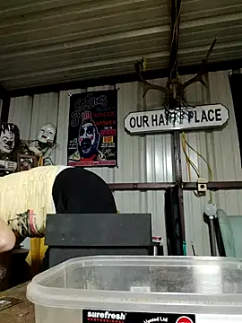 DanyThrash online show from May 10, 10:17 am