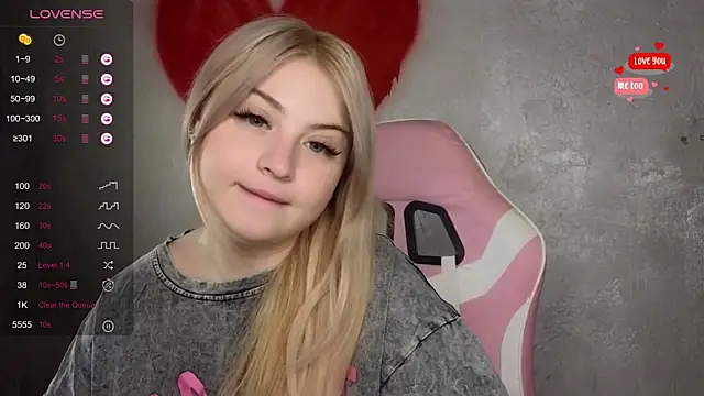 Snapshot of shy_blondiee chatting on September 23, 12:09 am shy blondiee online show from September 23, 12:09 am