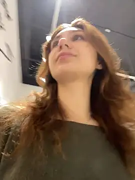 QuitieLia online show from February 1, 8:24 am